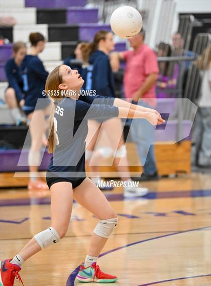 Thumbnail 2 in JV: Northwest Christian vs. Benjamin Franklin photogallery.