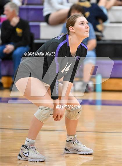 Thumbnail 3 in JV: Northwest Christian vs. Benjamin Franklin photogallery.