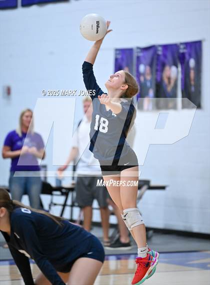 Thumbnail 3 in JV: Northwest Christian vs. Benjamin Franklin photogallery.