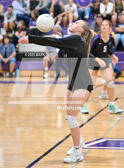 Thumbnail 1 in JV: Northwest Christian vs. Benjamin Franklin photogallery.