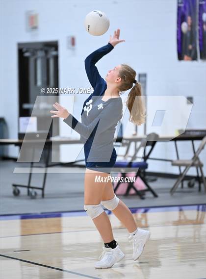 Thumbnail 1 in JV: Northwest Christian vs. Benjamin Franklin photogallery.