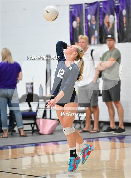 Thumbnail 2 in JV: Northwest Christian vs. Benjamin Franklin photogallery.