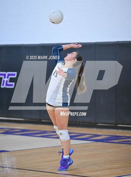 Thumbnail 2 in JV: Northwest Christian vs. Benjamin Franklin photogallery.