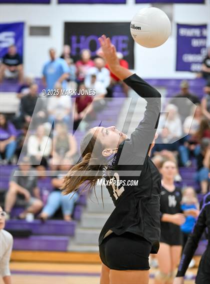 Thumbnail 1 in JV: Northwest Christian vs. Benjamin Franklin photogallery.