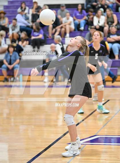 Thumbnail 3 in JV: Northwest Christian vs. Benjamin Franklin photogallery.