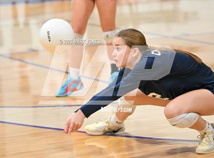 Thumbnail 3 in JV: Northwest Christian vs. Benjamin Franklin photogallery.