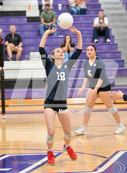 Thumbnail 2 in JV: Northwest Christian vs. Benjamin Franklin photogallery.