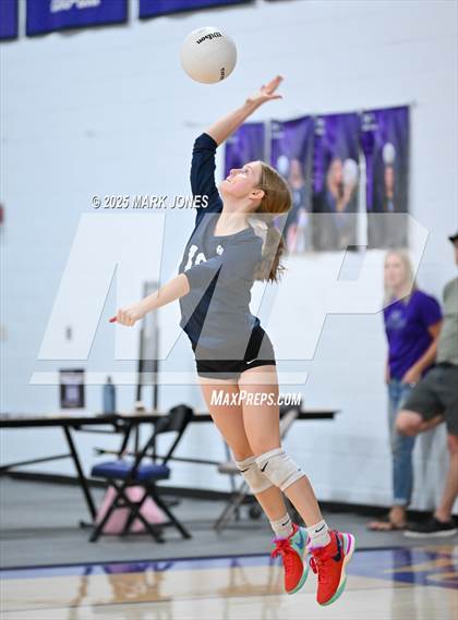 Thumbnail 1 in JV: Northwest Christian vs. Benjamin Franklin photogallery.