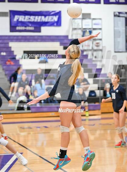 Thumbnail 1 in JV: Northwest Christian vs. Benjamin Franklin photogallery.