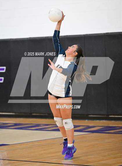 Thumbnail 2 in JV: Northwest Christian vs. Benjamin Franklin photogallery.