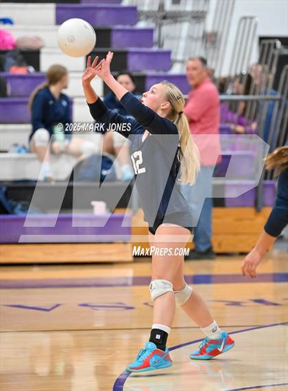 Thumbnail 1 in JV: Northwest Christian vs. Benjamin Franklin photogallery.