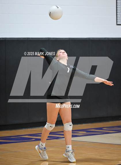 Thumbnail 3 in JV: Northwest Christian vs. Benjamin Franklin photogallery.