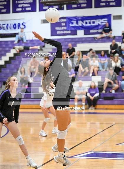 Thumbnail 2 in JV: Northwest Christian vs. Benjamin Franklin photogallery.