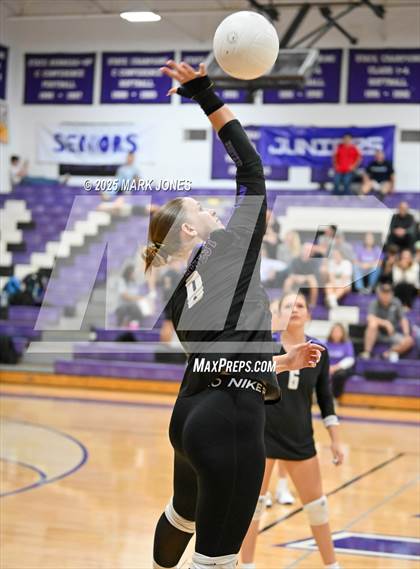 Thumbnail 1 in JV: Northwest Christian vs. Benjamin Franklin photogallery.