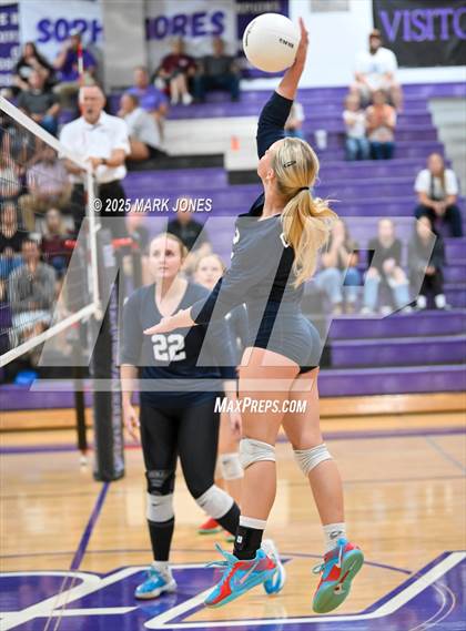 Thumbnail 1 in JV: Northwest Christian vs. Benjamin Franklin photogallery.