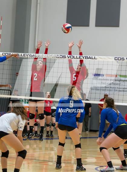 Thumbnail 3 in Immanuel vs. Chowchilla (CIF CS D3 Final) photogallery.