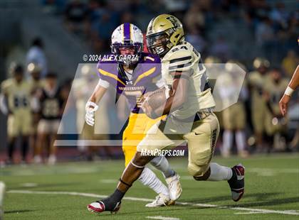 Thumbnail 2 in King @ Brackenridge photogallery.