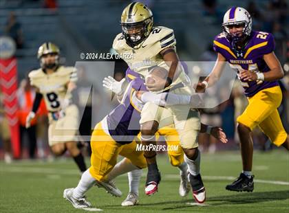 Thumbnail 1 in King @ Brackenridge photogallery.