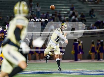 Thumbnail 3 in King @ Brackenridge photogallery.