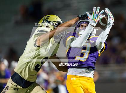 Thumbnail 1 in King @ Brackenridge photogallery.