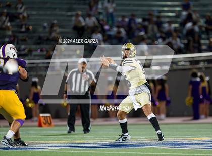 Thumbnail 1 in King @ Brackenridge photogallery.