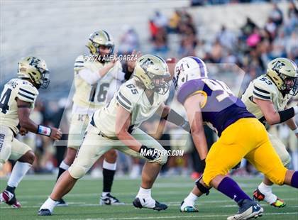 Thumbnail 1 in King @ Brackenridge photogallery.