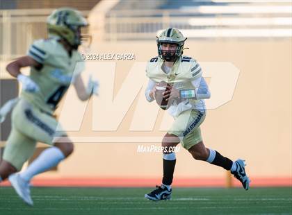 Thumbnail 2 in King @ Brackenridge photogallery.