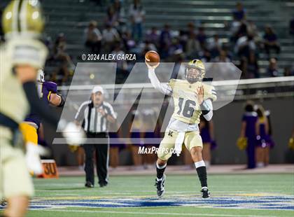Thumbnail 2 in King @ Brackenridge photogallery.