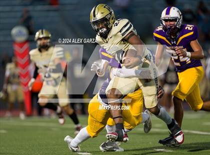 Thumbnail 2 in King @ Brackenridge photogallery.