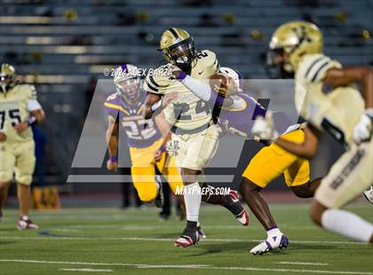 Thumbnail 1 in King @ Brackenridge photogallery.