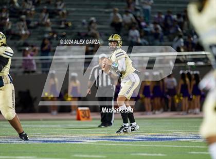 Thumbnail 2 in King @ Brackenridge photogallery.