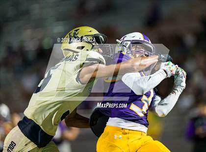 Thumbnail 3 in King @ Brackenridge photogallery.