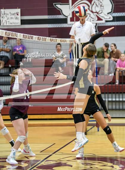 Thumbnail 1 in Comanche @ Millsap photogallery.