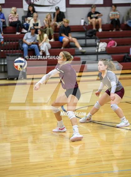 Thumbnail 3 in Comanche @ Millsap photogallery.