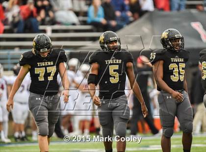 Thumbnail 3 in Mansfield vs. Lake Travis (UIL 6A D2 Semifinal) photogallery.
