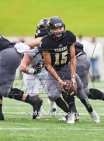Thumbnail 3 in Mansfield vs. Lake Travis (UIL 6A D2 Semifinal) photogallery.