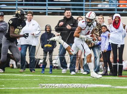 Thumbnail 2 in Mansfield vs. Lake Travis (UIL 6A D2 Semifinal) photogallery.