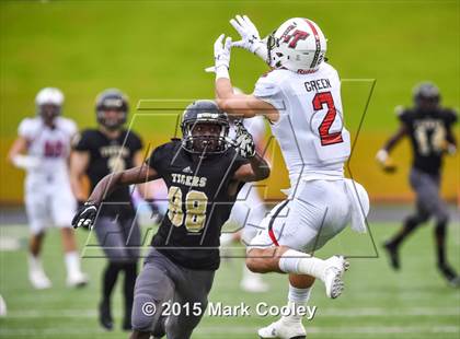 Thumbnail 3 in Mansfield vs. Lake Travis (UIL 6A D2 Semifinal) photogallery.