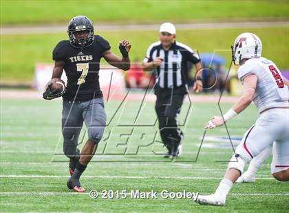 Thumbnail 2 in Mansfield vs. Lake Travis (UIL 6A D2 Semifinal) photogallery.