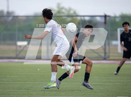 Thumbnail 3 in Flour Bluff vs. Rivera  (Uil Region IV 5A D1 Area Finals) photogallery.