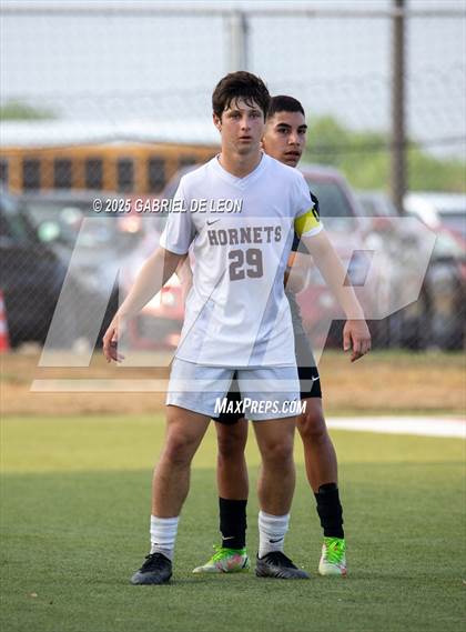 Thumbnail 1 in Flour Bluff vs. Rivera  (Uil Region IV 5A D1 Area Finals) photogallery.