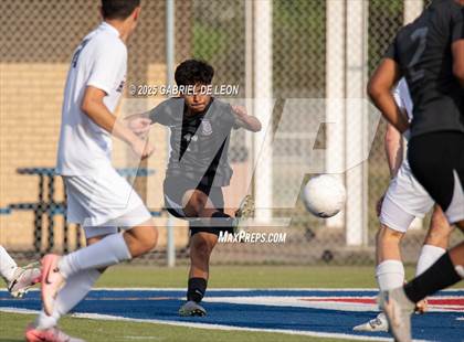 Thumbnail 3 in Flour Bluff vs. Rivera  (Uil Region IV 5A D1 Area Finals) photogallery.