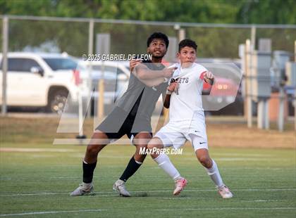 Thumbnail 3 in Flour Bluff vs. Rivera  (Uil Region IV 5A D1 Area Finals) photogallery.
