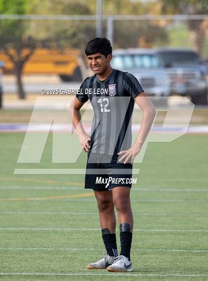 Thumbnail 2 in Flour Bluff vs. Rivera  (Uil Region IV 5A D1 Area Finals) photogallery.