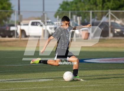 Thumbnail 1 in Flour Bluff vs. Rivera  (Uil Region IV 5A D1 Area Finals) photogallery.