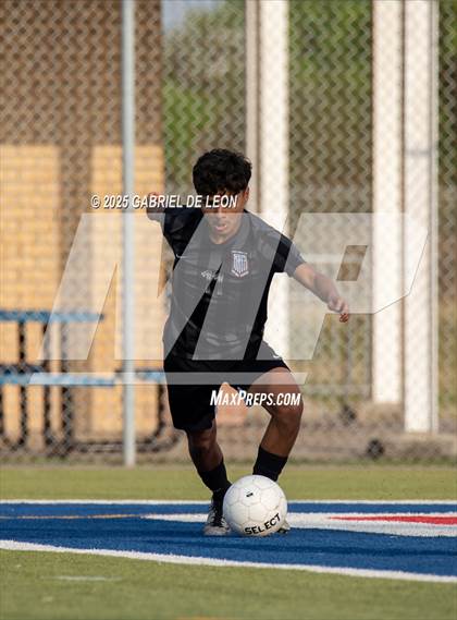 Thumbnail 2 in Flour Bluff vs. Rivera  (Uil Region IV 5A D1 Area Finals) photogallery.