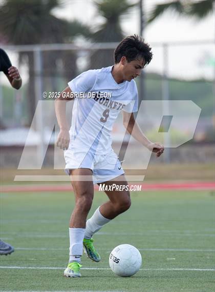 Thumbnail 2 in Flour Bluff vs. Rivera  (Uil Region IV 5A D1 Area Finals) photogallery.