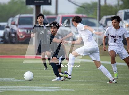 Thumbnail 2 in Flour Bluff vs. Rivera  (Uil Region IV 5A D1 Area Finals) photogallery.