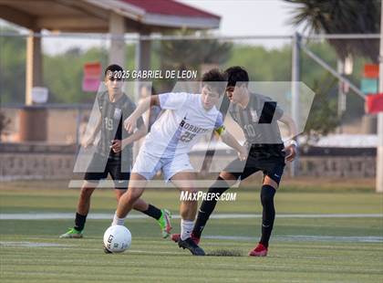 Thumbnail 1 in Flour Bluff vs. Rivera  (Uil Region IV 5A D1 Area Finals) photogallery.