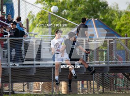 Thumbnail 2 in Flour Bluff vs. Rivera  (Uil Region IV 5A D1 Area Finals) photogallery.
